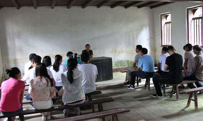 重溫黨的教育，學習黨的路線，鑄煉黨建之魂